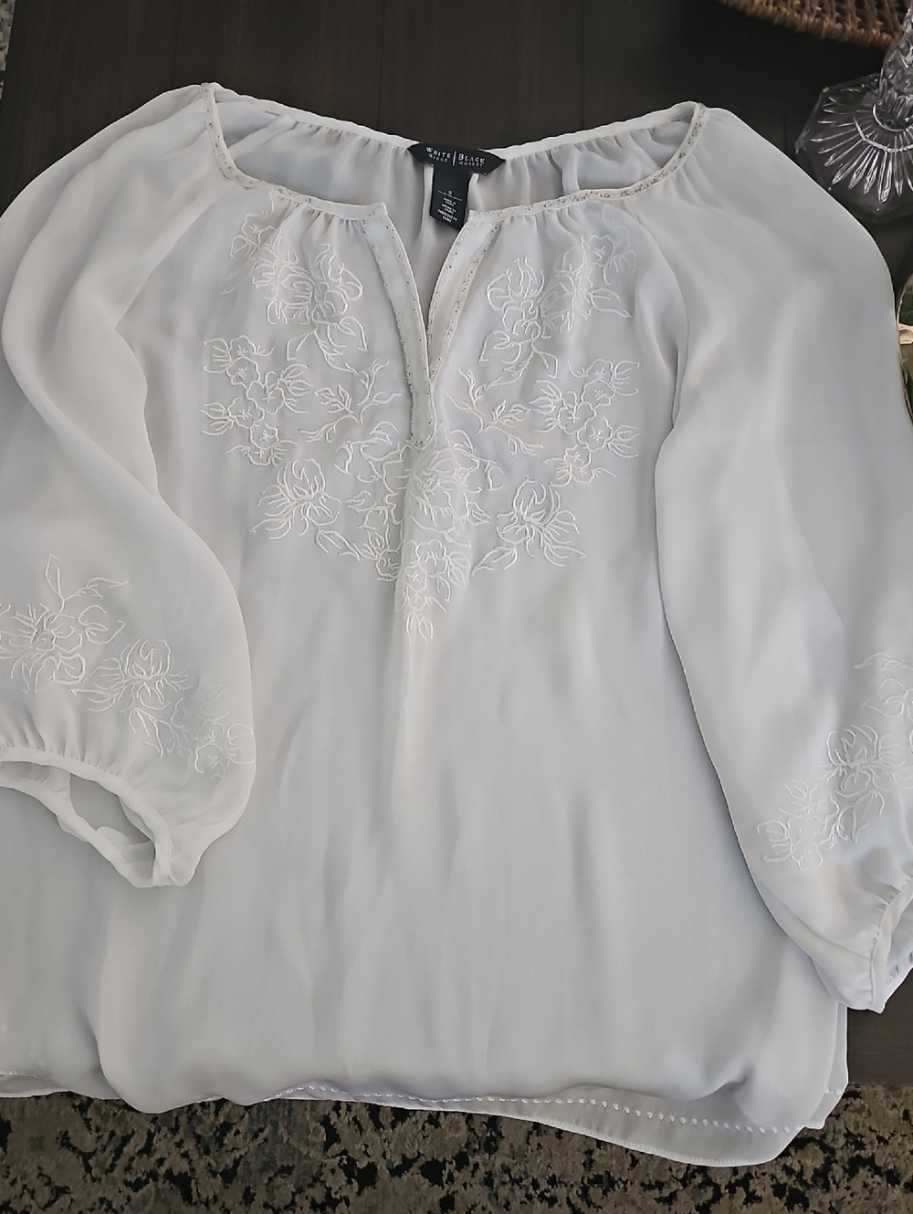 White House Black Market White Embroidered V-Neck Blouse. - Picture 1 of 3